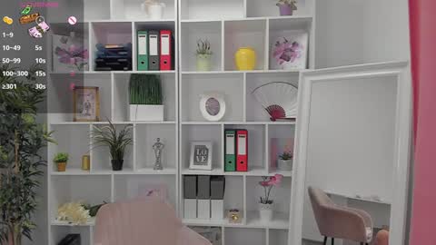 EmaBrownie online show from 9, 1, 2025