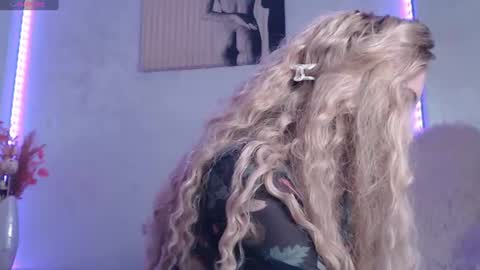 Snapshot of emberluna_ chatting on 3, 8, 2026 Ember online show from 3, 8, 2026