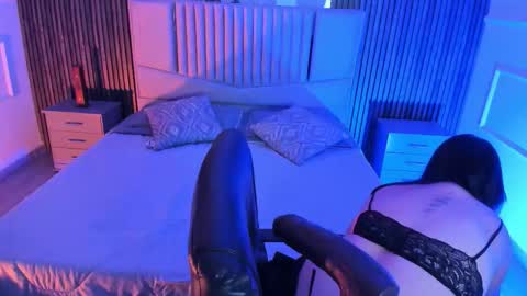 Ember Velvet online show from 21, 3, 2026