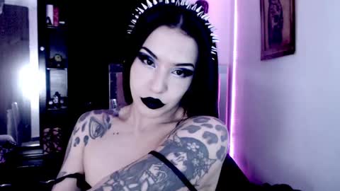 Emerald Black online show from 3, 5, 2026
