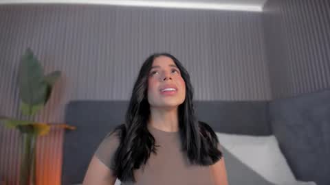 emelie_89 online show from 27, 3, 2026