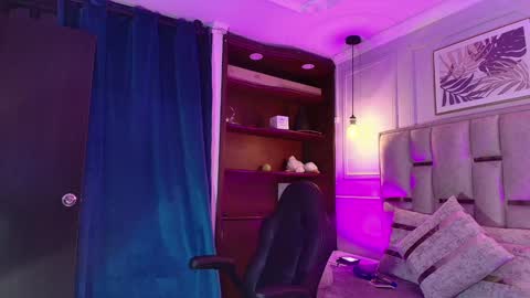 Emily  online show from 13, 12, 2024