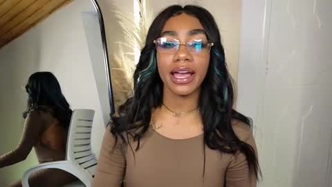 Snapshot of emely_brandon_ chatting on 12, 3, 2025 anyelii online show from 12, 3, 2025