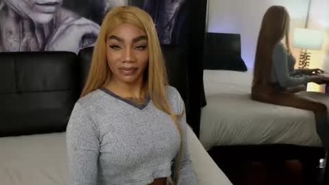 Snapshot of emely_brandon_ chatting on 17, 11, 2025 anyelii online show from 17, 11, 2025