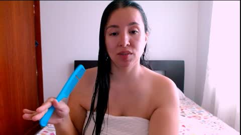 Snapshot of emely_sexx chatting on 8, 1, 2026 emely_sexx online show from 8, 1, 2026