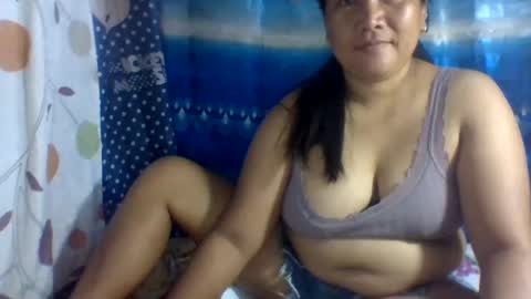 emelybloom123 online show from 6, 2, 2025