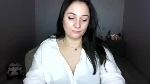 Emely online show from 5, 3, 2025