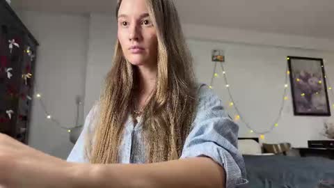 emi__ly online show from 24, 2, 2026