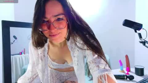 Emmily Roberts online show from 14, 10, 2025