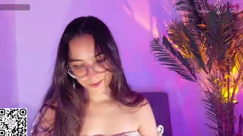 Emmily Roberts online show from 13, 7, 2026