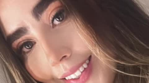 Snapshot of emi_royse chatting on 13, 9, 2025 emi_royse online show from 13, 9, 2025