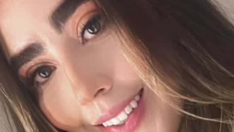 emi_royse online show from 15, 4, 2026
