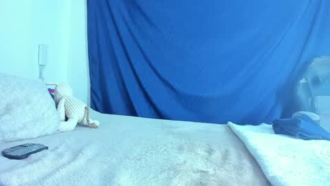 Emi online show from 28, 1, 2025