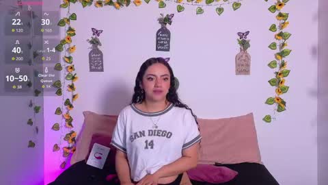 Snapshot of emiily_curly chatting on 11, 5, 2026 Emily online show from 11, 5, 2026