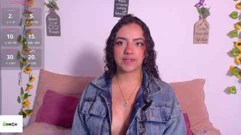 Snapshot of emiily_curly chatting on 20, 5, 2026 Emily online show from 20, 5, 2026