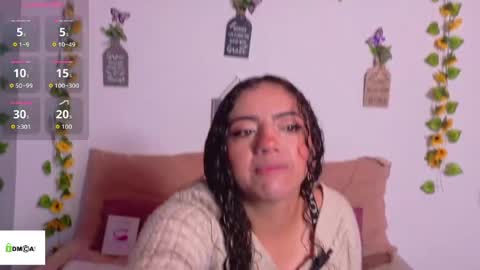 Snapshot of emiily_curly chatting on 6, 6, 2026 Emily online show from 6, 6, 2026