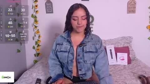 Snapshot of emiily_curly chatting on 22, 6, 2026 Emily online show from 22, 6, 2026