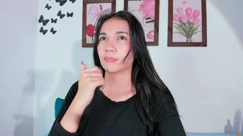 Snapshot of emiily_parkerr chatting on 23, 6, 2026 Emily online show from 23, 6, 2026