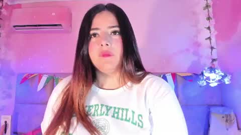 Snapshot of emiilygrace_ chatting on 19, 6, 2026 Emiily Grace online show from 19, 6, 2026