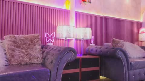 Snapshot of emiiscoot_1 chatting on 13, 12, 2024 Emily online show from 13, 12, 2024