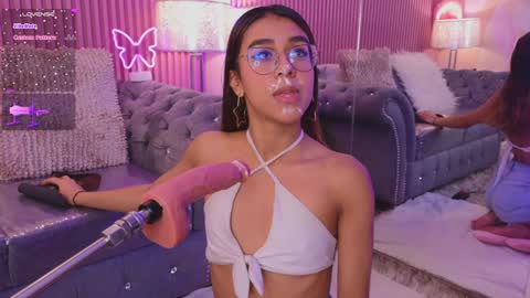 Snapshot of emiiscoot_1 chatting on 14, 12, 2024 Emily online show from 14, 12, 2024