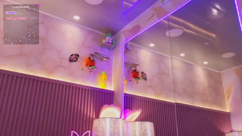 Snapshot of emiiscoot_1 chatting on 19, 12, 2024 Emily online show from 19, 12, 2024