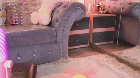 Snapshot of emiiscoot_1 chatting on 7, 1, 2025 Emily online show from 7, 1, 2025