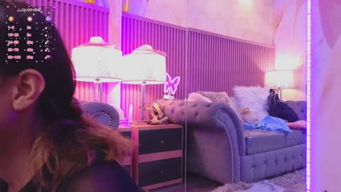 Snapshot of emiiscoot_1 chatting on 8, 1, 2025 Emily online show from 8, 1, 2025