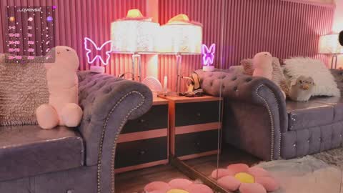 Snapshot of emiiscoot_1 chatting on 9, 1, 2025 Emily online show from 9, 1, 2025