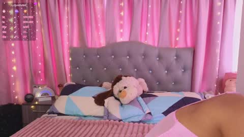 Snapshot of emiiscoot_1 chatting on 5, 3, 2025 Emily online show from 5, 3, 2025