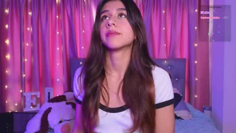 Snapshot of emiiscoot_1 chatting on 10, 9, 2025 Emily online show from 10, 9, 2025