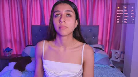 Snapshot of emiiscoot_1 chatting on 19, 9, 2025 Emily online show from 19, 9, 2025