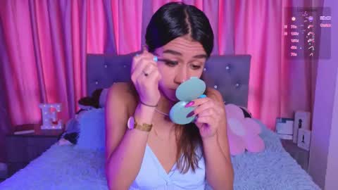 Snapshot of emiiscoot_1 chatting on 3, 10, 2025 Emily online show from 3, 10, 2025