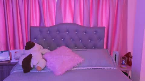 Snapshot of emiiscoot_1 chatting on 24, 10, 2025 Emily online show from 24, 10, 2025