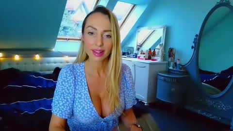 Snapshot of emilachat chatting on 16, 1, 2025 Emila online show from 16, 1, 2025