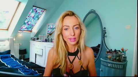 Snapshot of emilachat chatting on 5, 2, 2025 Emila online show from 5, 2, 2025