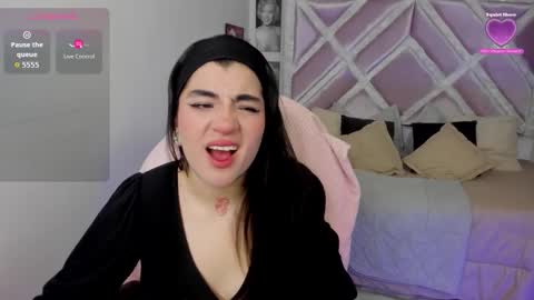 emilayton_ online show from 3, 11, 2025