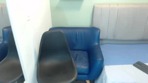 Emilee online show from 28, 2, 2025