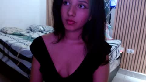 Snapshot of emili_riders chatting on 6, 3, 2025 emili riders online show from 6, 3, 2025