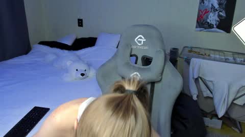 emili_sweet__ online show from 21, 12, 2024