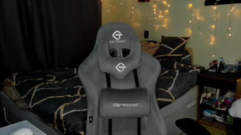 emili_sweet__ online show from 14, 2, 2025