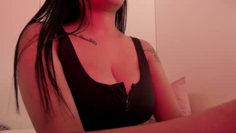 Emilia Big Boobs online show from 5, 12, 2024