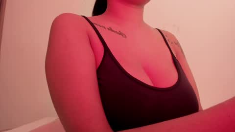 Emilia Big Boobs online show from 9, 12, 2024