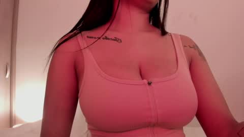 Emilia Big Boobs online show from 11, 12, 2024
