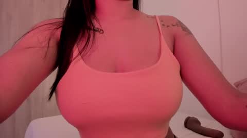 Emilia Big Boobs online show from 29, 12, 2024