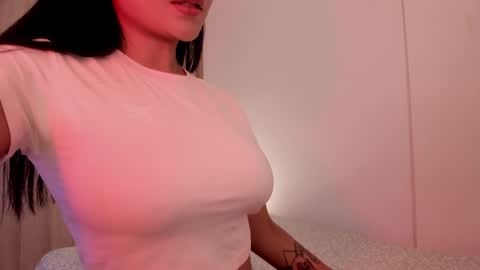 Emilia Big Boobs online show from 3, 1, 2025