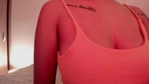 Emilia Big Boobs online show from 4, 1, 2025