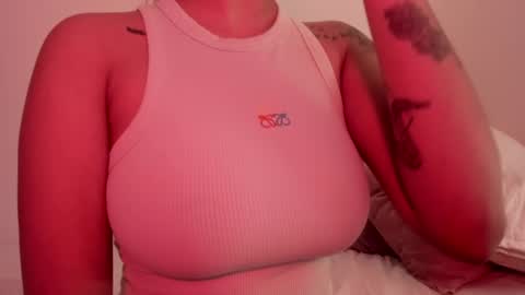 Emilia Big Boobs online show from 5, 1, 2025