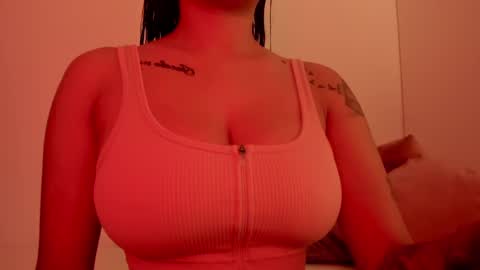 Emilia Big Boobs online show from 6, 1, 2025