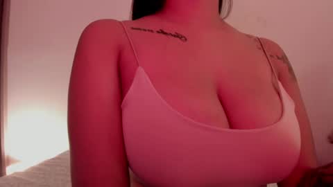 Emilia Big Boobs online show from 13, 1, 2025